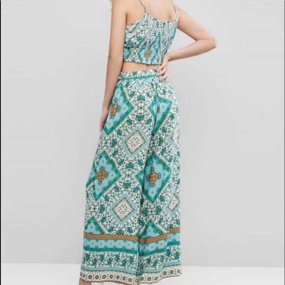 2 piece BOHO  - Picture 4 of 5